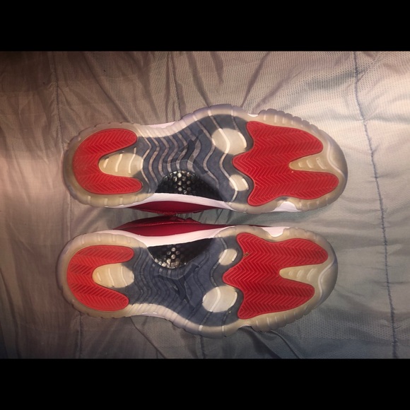 Athletic_Shoes